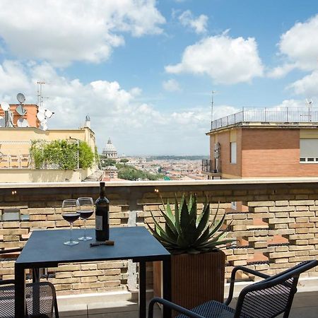 Rome As You Feel - Vatican Terrace Apartments With View מראה חיצוני תמונה